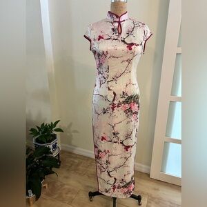 Cheongsam/Qipao Style Chinese Silk Dress. NWT